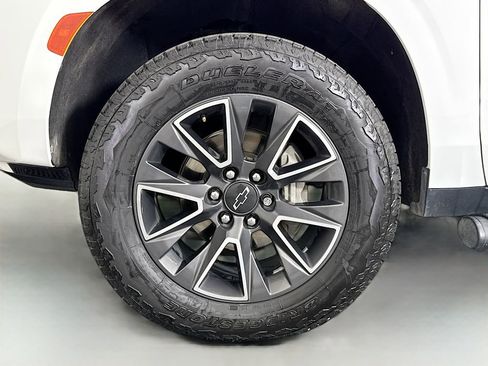 Used 2022 Chevrolet Suburban Z71 w/ Z71 Off-Road Package image 33