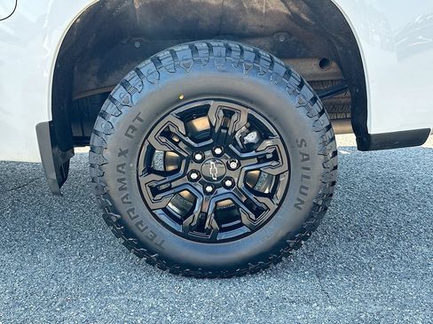 Used 2022 Chevrolet Silverado 1500 LT AWD/4WD image 24