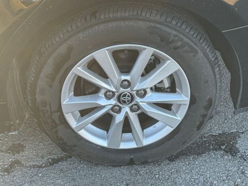 Used 2025 Toyota Camry LE image 29