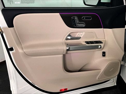 New 2026 Mercedes-Benz GLB 250 4MATIC image 12