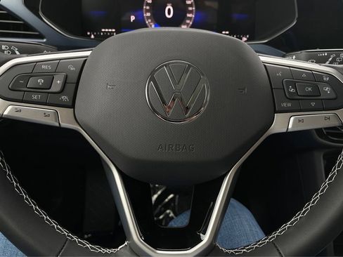 New 2024 Volkswagen Taos SE image 15