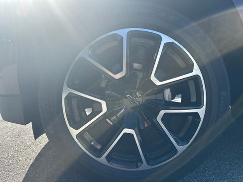 Used 2022 Chevrolet Tahoe RST w/ Luxury Package image 8