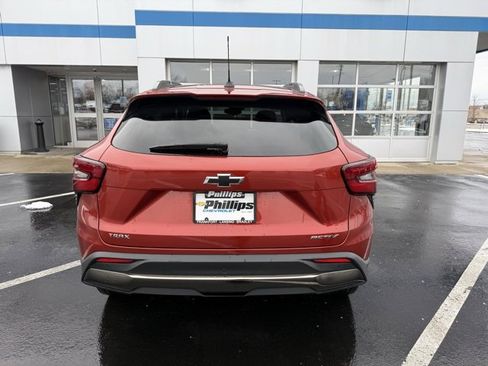 Used 2024 Chevrolet Trax ACTIV w/ Sunroof Package image 10
