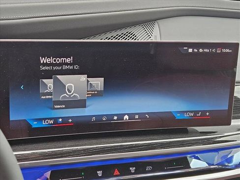 New 2025 BMW i7 xDrive60 w/ Premium Package image 11