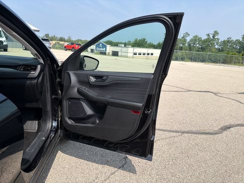 Used 2023 Ford Escape Active AWD/4WD image 18
