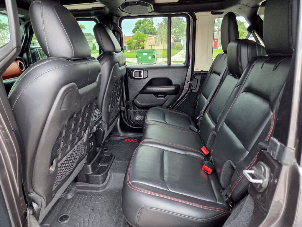 Used 2018 Jeep Wrangler Unlimited Rubicon AWD/4WD image 15