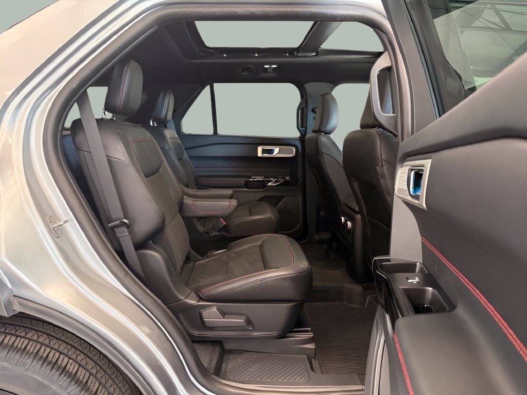 Used 2023 Ford Explorer ST-Line w/ Class IV Trailer Tow Package AWD/4WD image 30