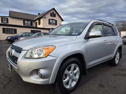 Used 2009 Toyota RAV4 Limited w/ Tow Prep Pkg image 10