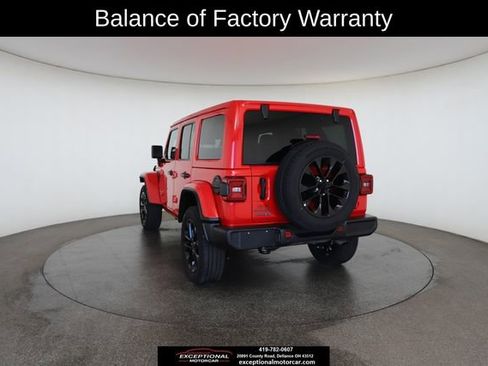 Used 2025 Jeep Wrangler Unlimited Sahara w/ Safety Group image 13