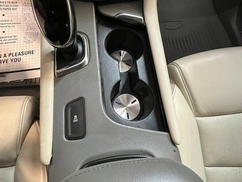 Used 2017 Cadillac XT5 Luxury w/ Driver Awareness Package FWD image 17