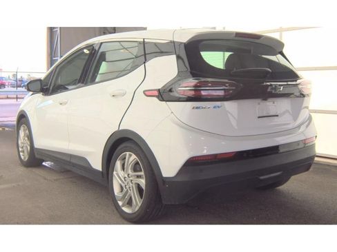 Used 2023 Chevrolet Bolt LT w/ Driver Confidence Package FWD image 4