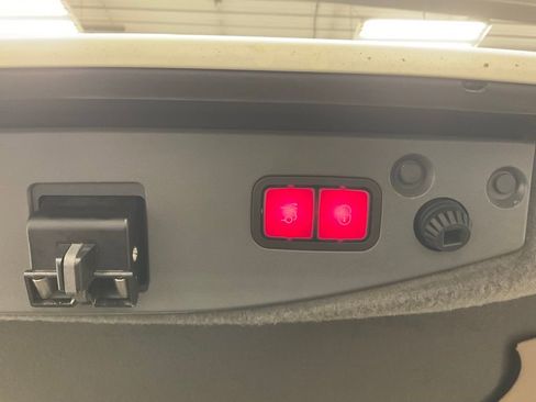 Used 2009 Mercedes-Benz SL 550 image 14