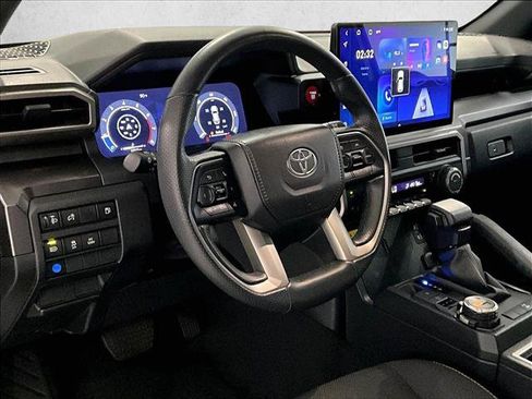 Used 2025 Toyota 4Runner TRD Off-Road AWD/4WD image 14