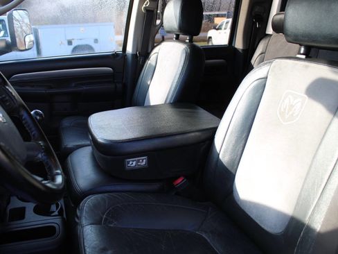 Used 2004 Dodge Ram 3500 Truck SLT w/ Sport Appearance Group image 41