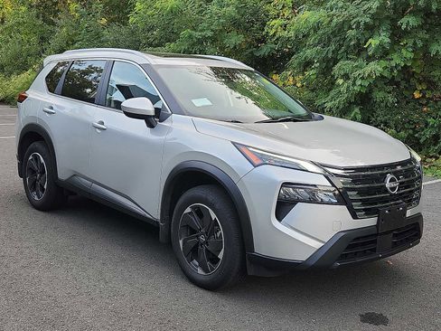 Certified 2024 Nissan Rogue SV w/ SV Premium Package image 3