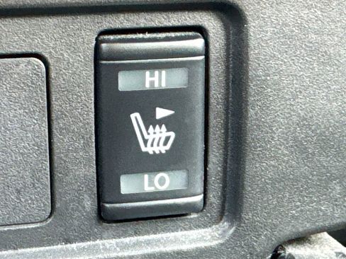 Used 2024 Nissan Frontier SV w/ SV Convenience Package RWD image 21