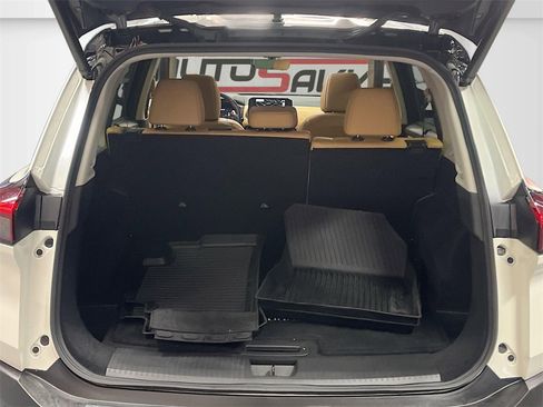 Used 2023 Nissan Rogue Platinum w/ Platinum Premium Package image 28