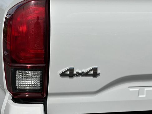Used 2023 Toyota Tacoma SR AWD/4WD image 29