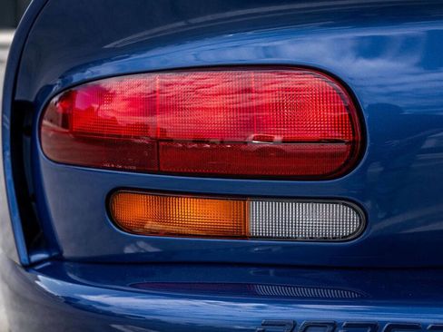 Used 1996 Dodge Viper GTS image 39