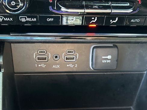 Used 2024 Jeep Grand Cherokee Limited RWD image 24