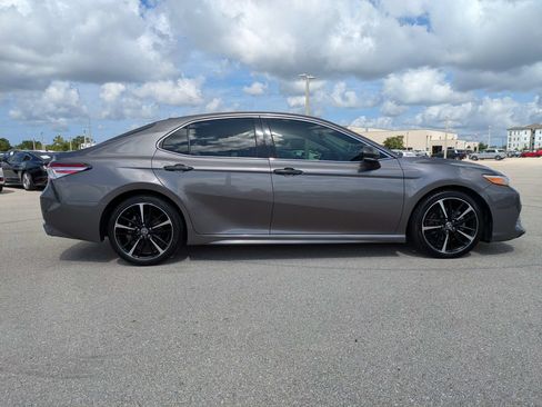 Used 2020 Toyota Camry XSE FWD image 4
