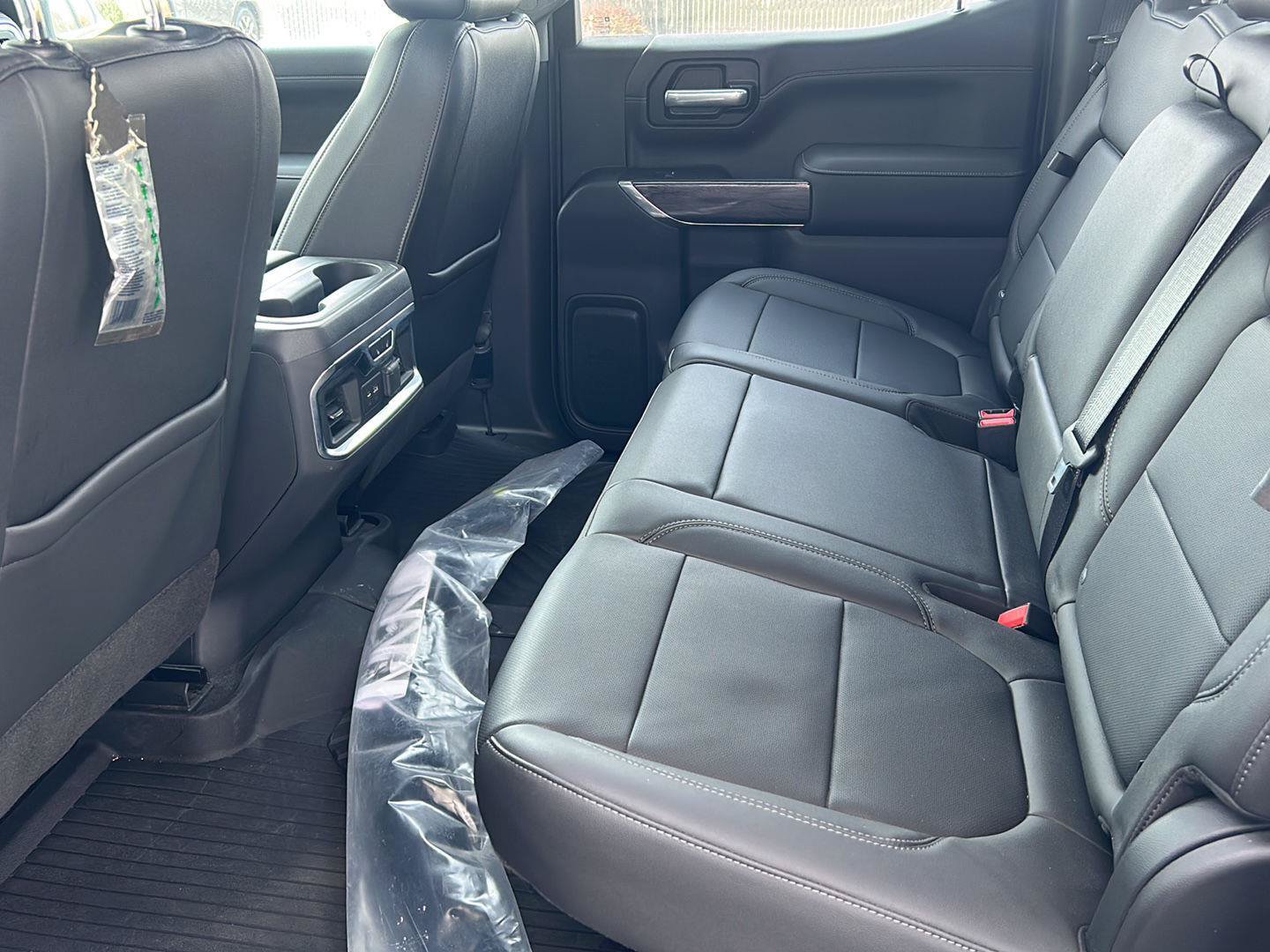 Used 2021 Chevrolet Silverado 1500 LTZ AWD/4WD image 12