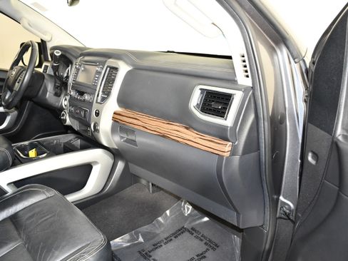Used 2017 Nissan Titan SL AWD/4WD image 47