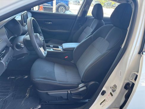 Used 2025 Nissan Sentra SV FWD image 36