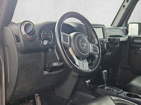 Used 2018 Jeep Wrangler Unlimited Sport image 9