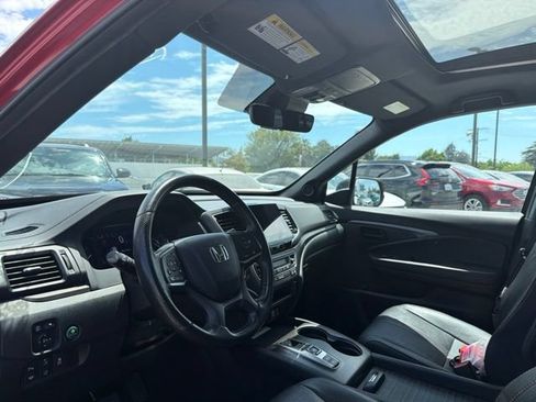 Used 2023 Honda Passport TrailSport image 3
