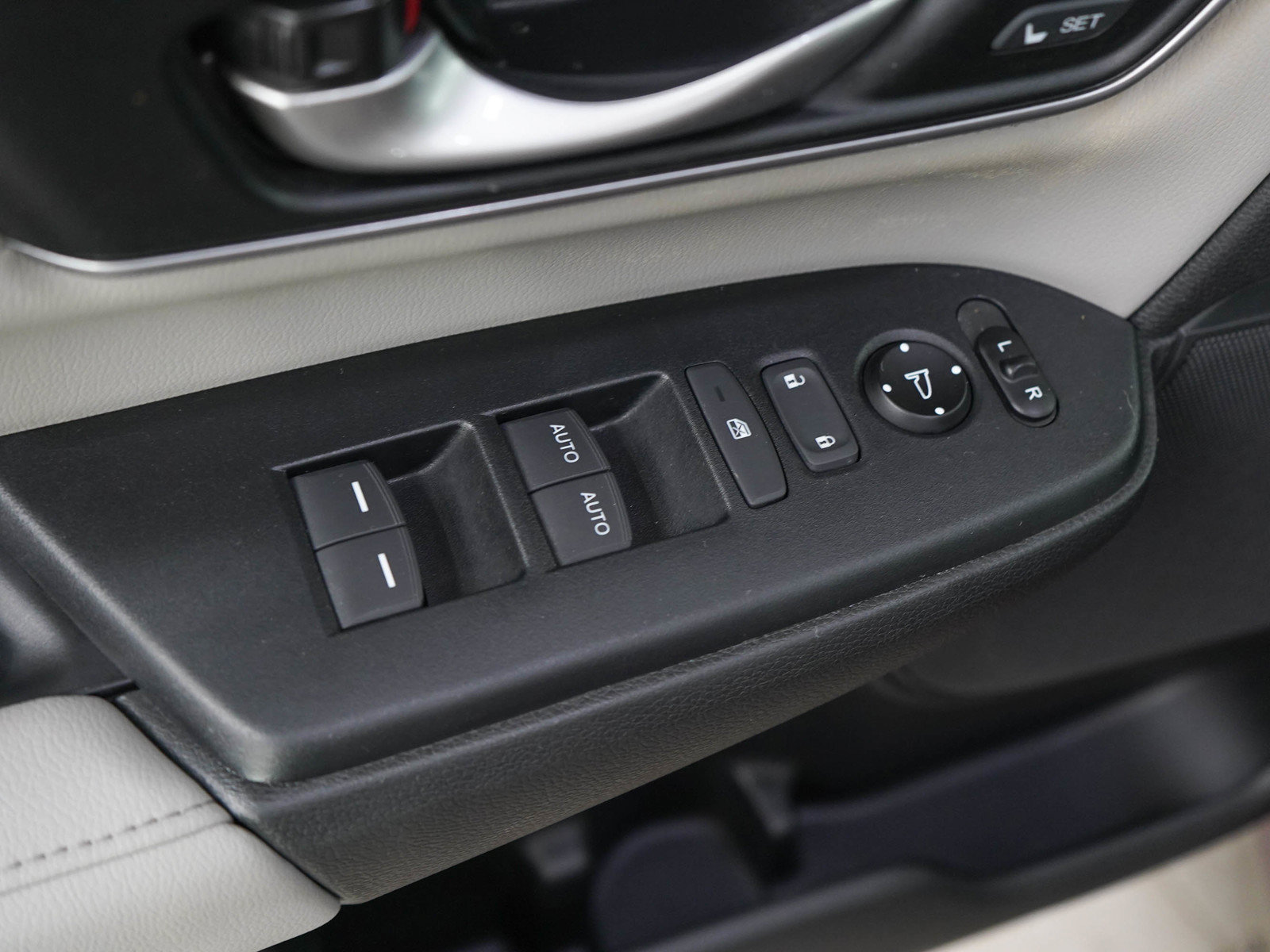 Used 2017 Honda CR-V EX-L image 20