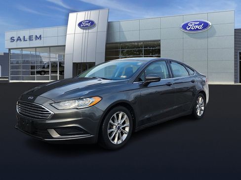 Used 2017 Ford Fusion SE image 7
