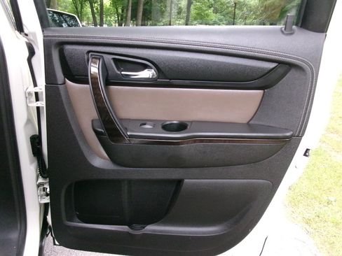 Used 2014 GMC Acadia SLT FWD image 28
