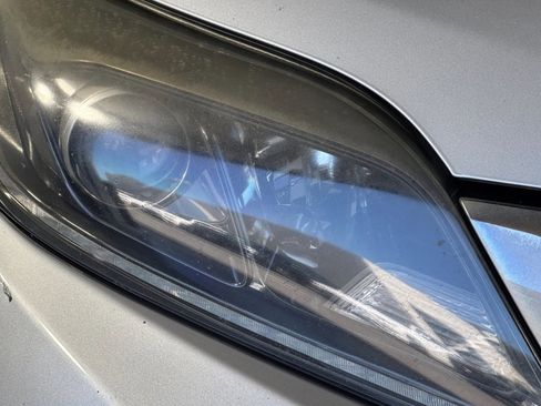 Used 2015 Toyota Sienna SE FWD image 10