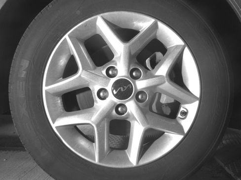 Used 2025 Kia Soul LX w/ LX Technology Package image 13