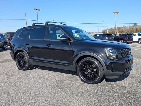 Used 2022 Kia Telluride EX w/ EX Premium Package image 3