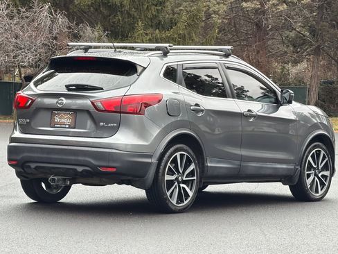 Used 2018 Nissan Rogue Sport SL image 4