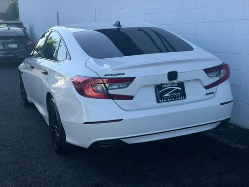 Used 2020 Honda Accord Hybrid image 4