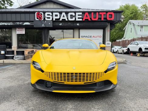 Used 2022 Ferrari Roma RWD image 2