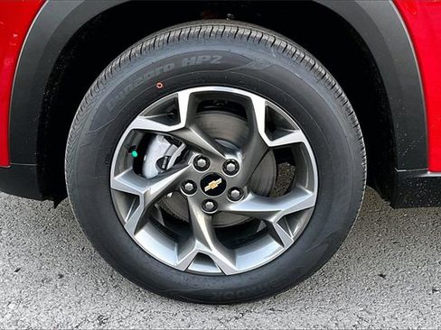 New 2026 Chevrolet Trax LT w/ Sunroof Package image 12