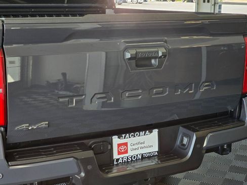 Certified 2025 Toyota Tacoma SR5 w/ SR5 Upgrade Package AWD/4WD image 12