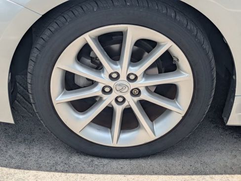 Used 2013 Lexus CT 200h w/ Premium Pkg w/Navigation FWD image 17