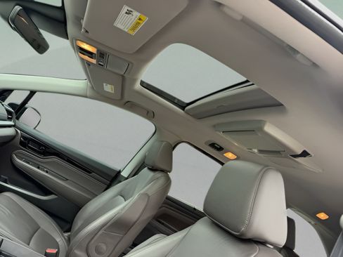 Certified 2024 Honda Odyssey Touring image 30