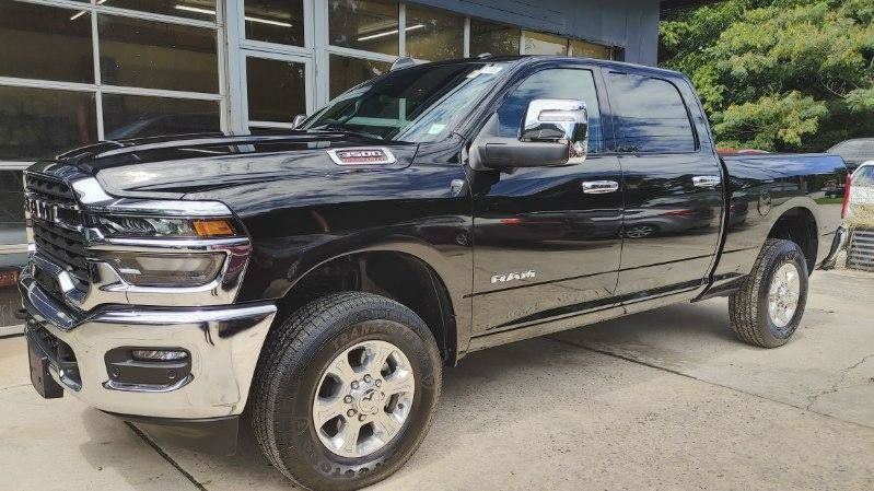 Used 2026 RAM 3500 Big Horn AWD/4WD image 1