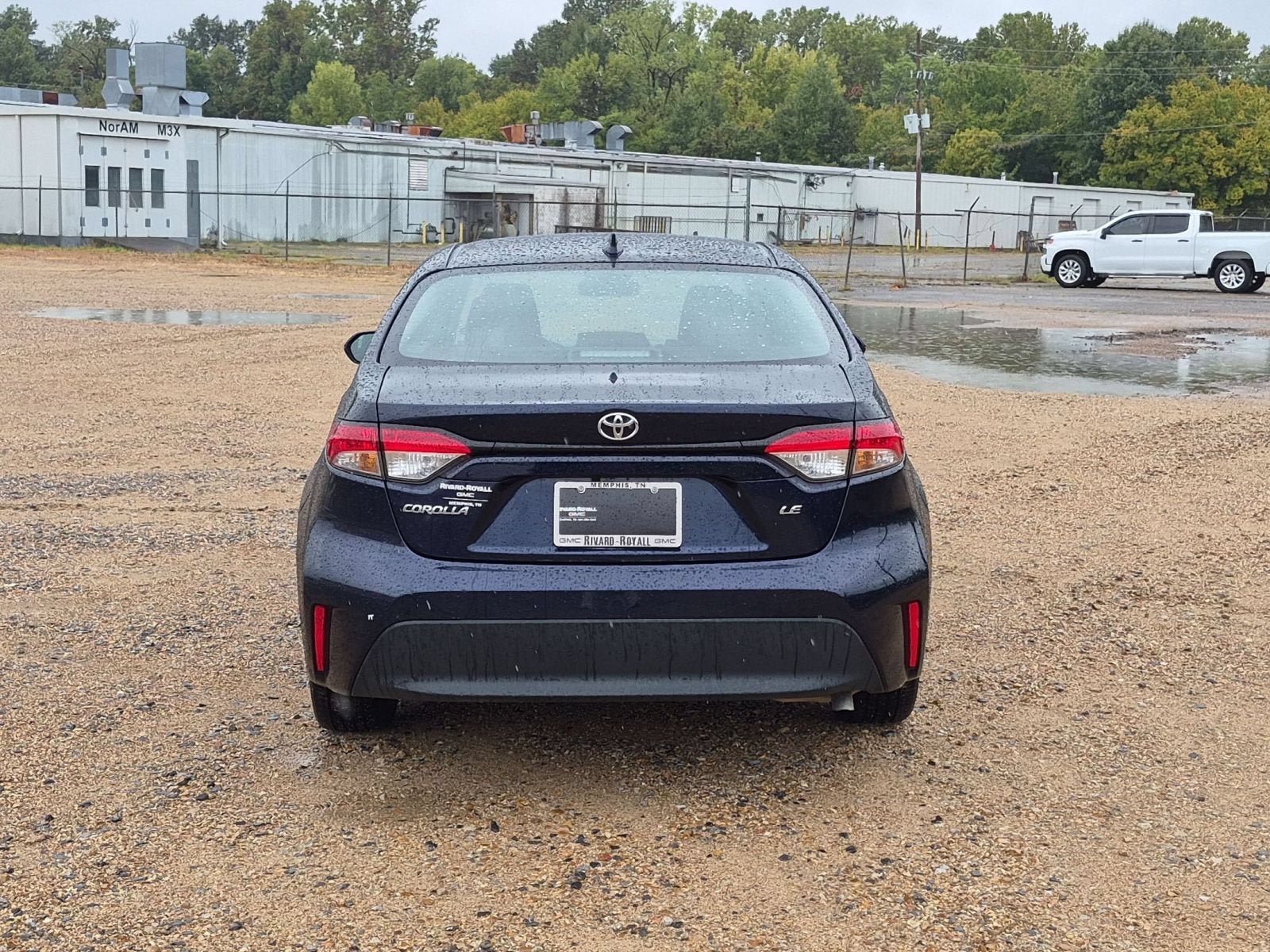 Used 2025 Toyota Corolla LE FWD image 5