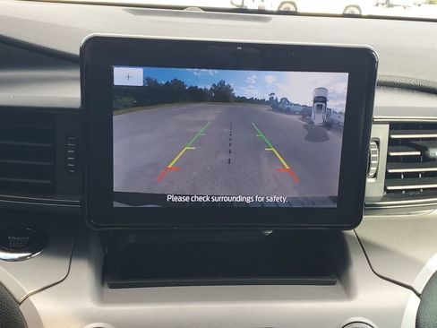 Used 2024 Ford Explorer XLT image 30