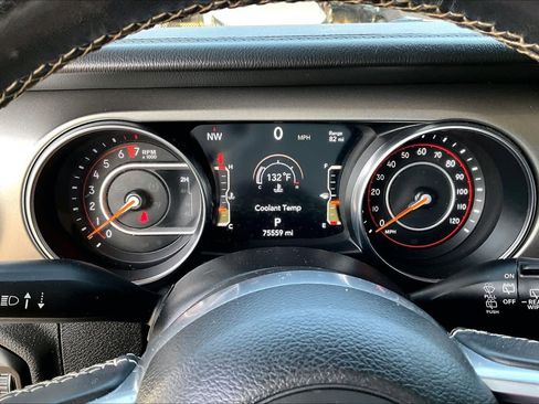 Used 2019 Jeep Wrangler Unlimited Sahara w/ Uconnect 4C Nav & Sound Group image 24