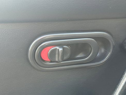 Used 1997 MAZDA MX-5 Miata image 13