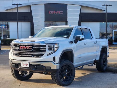 New 2025 GMC Sierra 1500 SLT image 1