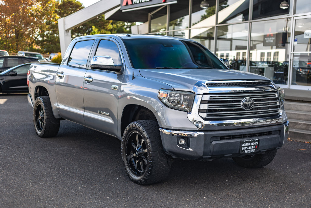 Used 2018 Toyota Tundra Limited w/ Limited Premium Package AWD/4WD image 6